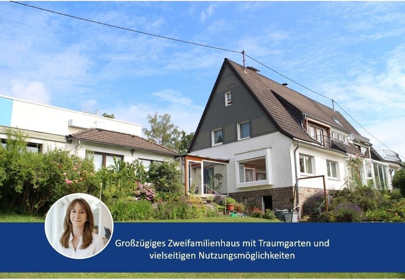 Großzügiges Zweifamilienhaus mit Traumgarten und vielseitigen Nutzungsmöglichkeiten